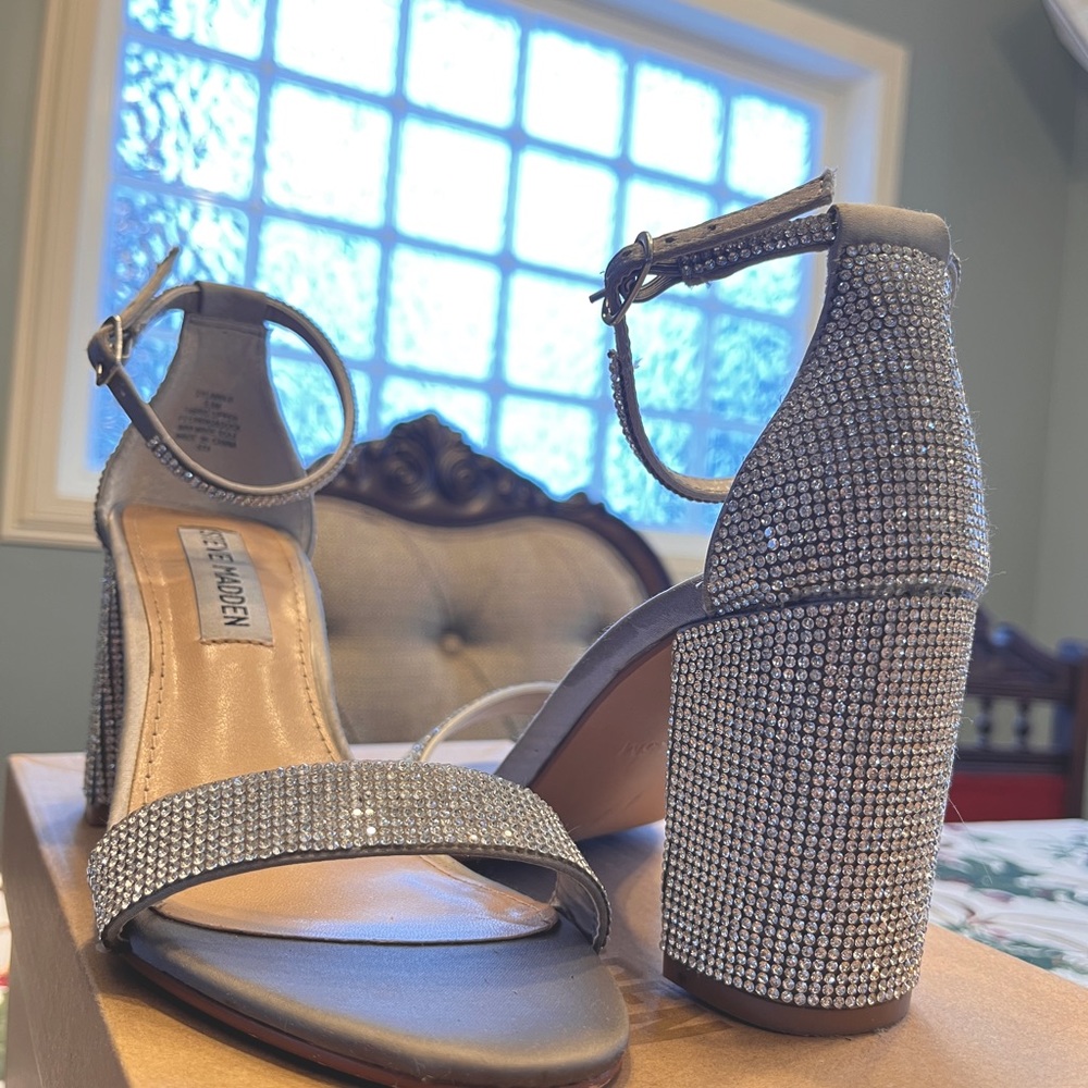 Steve Madden Sparkle crystal block heels 5.5 ankle strap silver Dylann